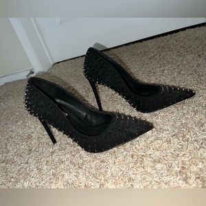 Brand new! Never used Steve Madden Shoes. Size 7 heels 4 inches.